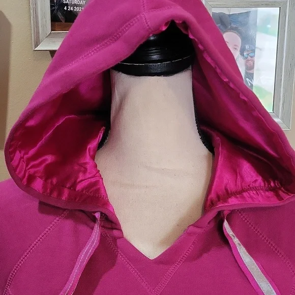 Guess Hoodie - Picture 8 of 13